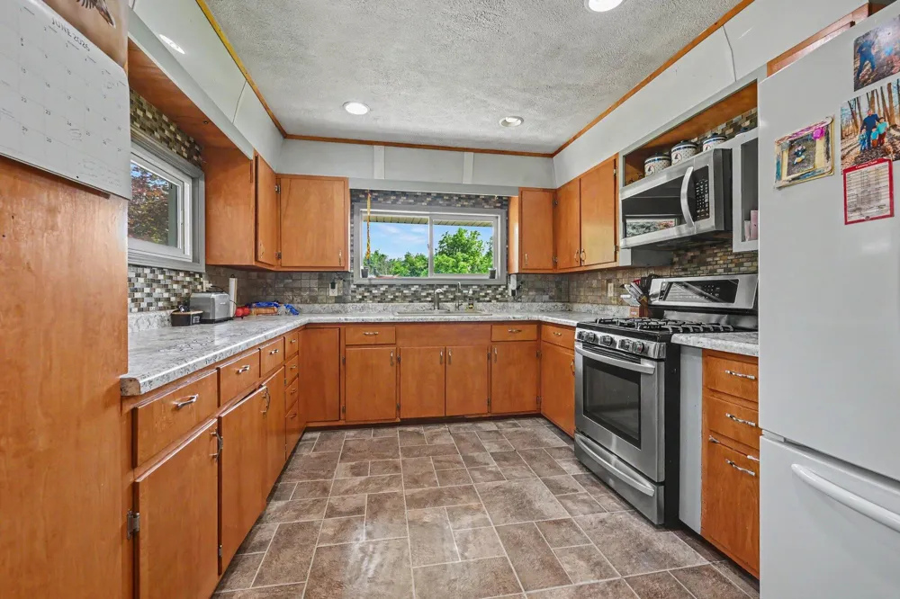 59293 Roberts Road Three Rivers, MI 49093