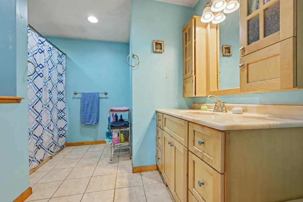 59293 Roberts Road Three Rivers, MI 49093
