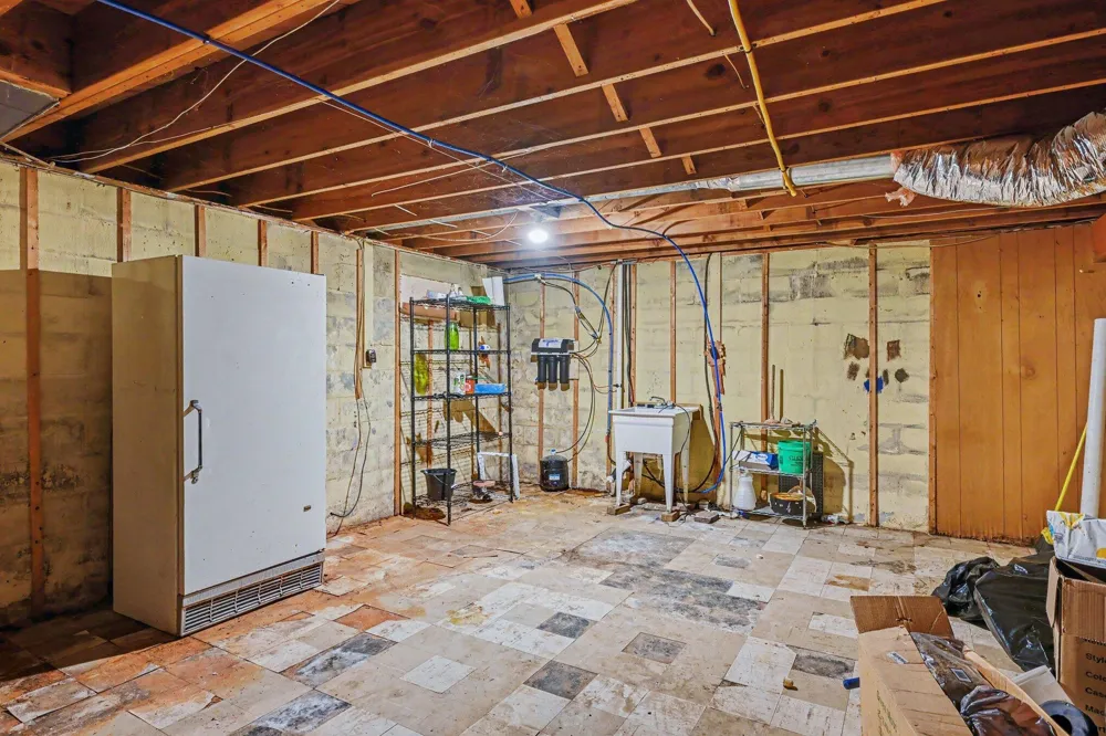 59293 Roberts Road Three Rivers, MI 49093
