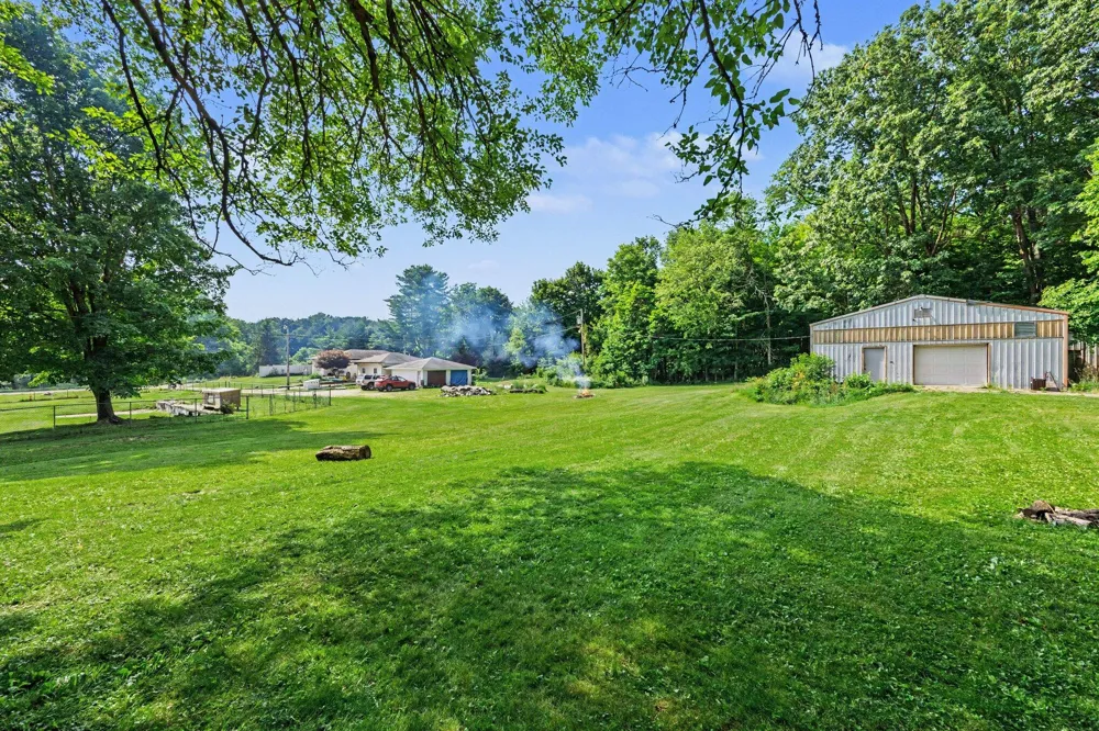 59293 Roberts Road Three Rivers, MI 49093