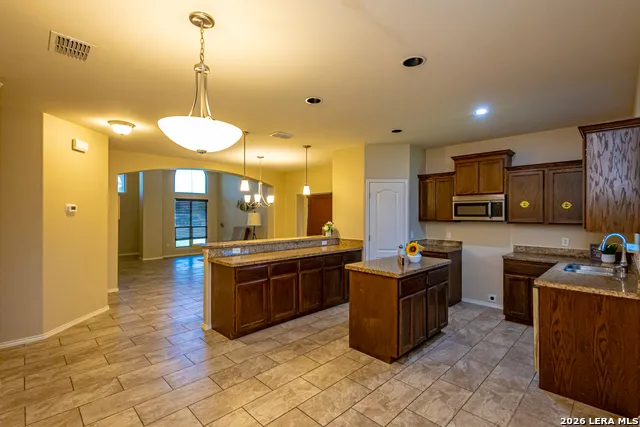 6015 Narciso Laredo, TX 78046
