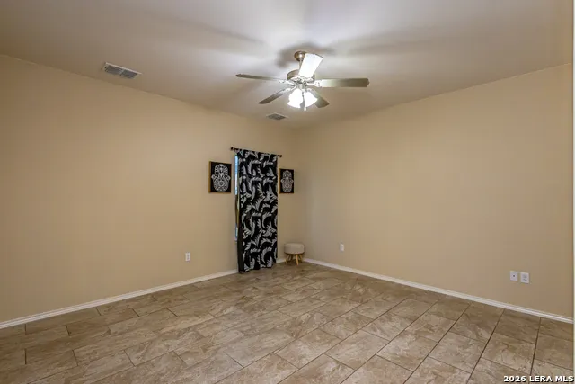 6015 Narciso Laredo, TX 78046