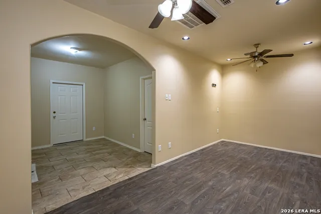 6015 Narciso Laredo, TX 78046
