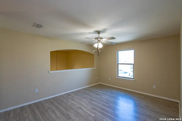 6015 Narciso Laredo, TX 78046