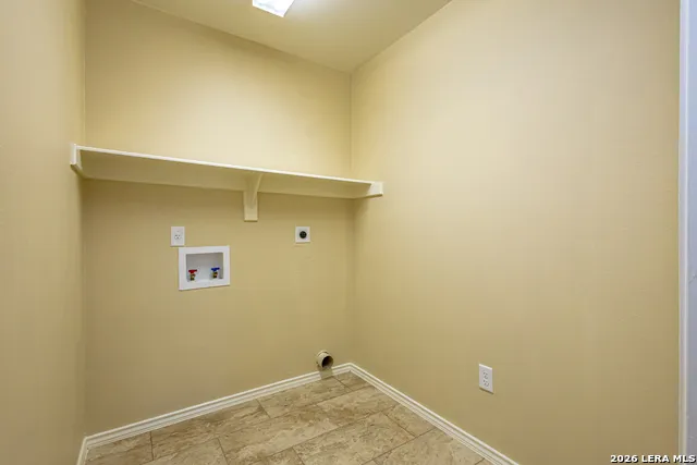 6015 Narciso Laredo, TX 78046
