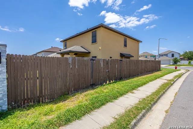 6015 Narciso Laredo, TX 78046