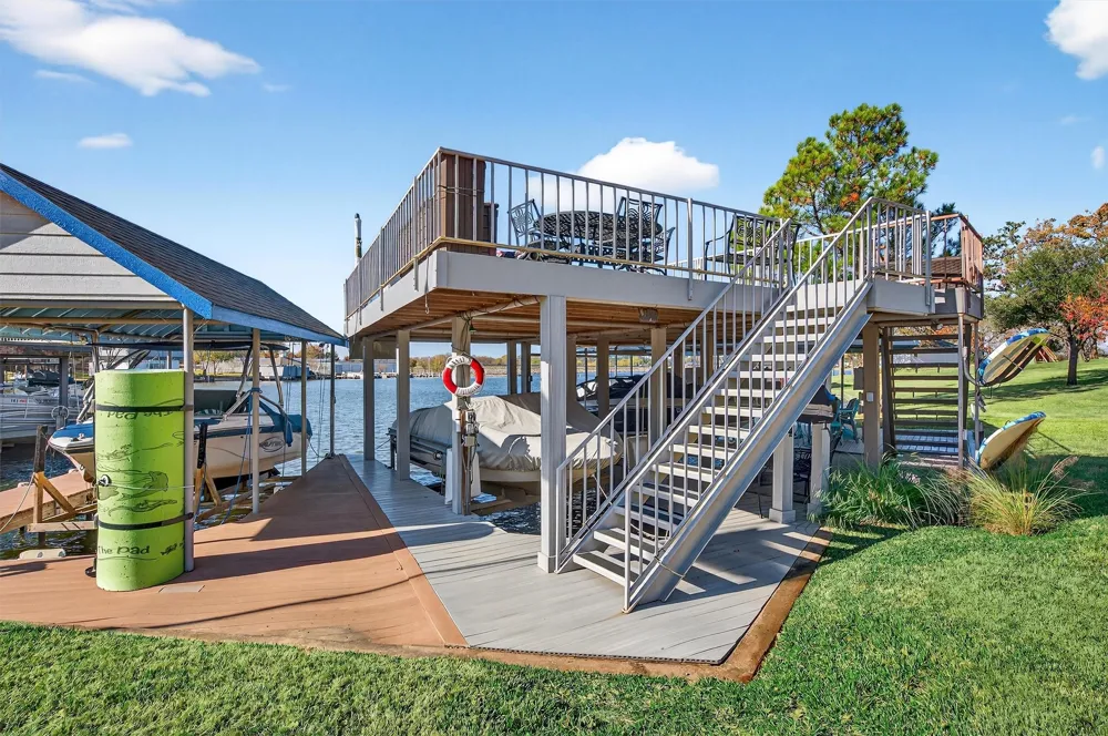 100 Mohawk Cove Lake Kiowa, TX 76240