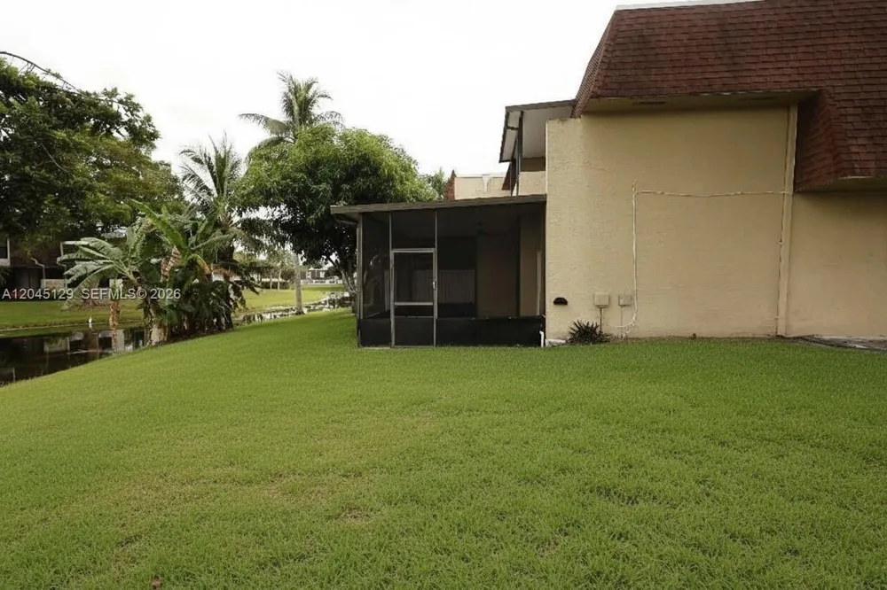 8985 Palm Tree Ln #8985 Pembroke Pines, FL 33024