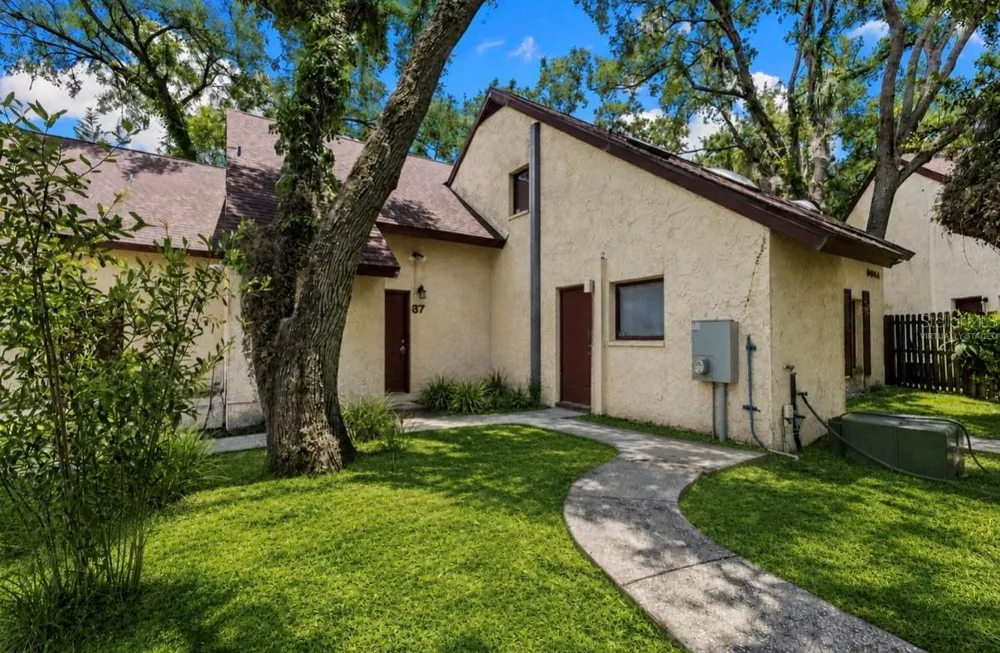 5641 ASHLEY OAKS DRIVE #37 Tampa, FL 33617