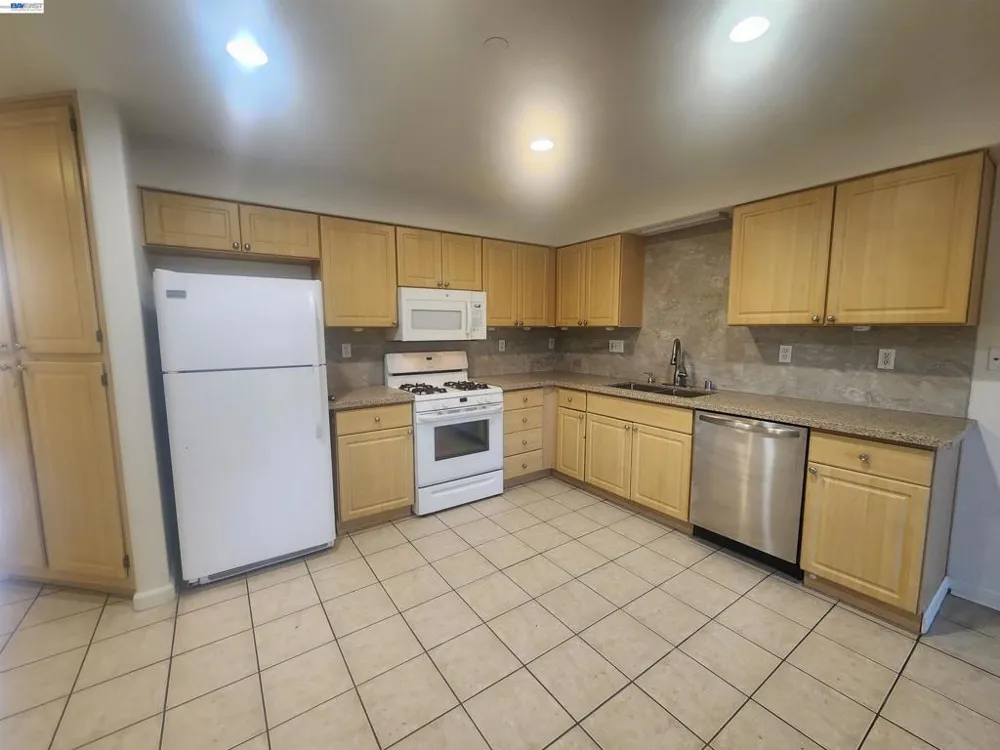 252 Lansing Way Hayward, CA 94541