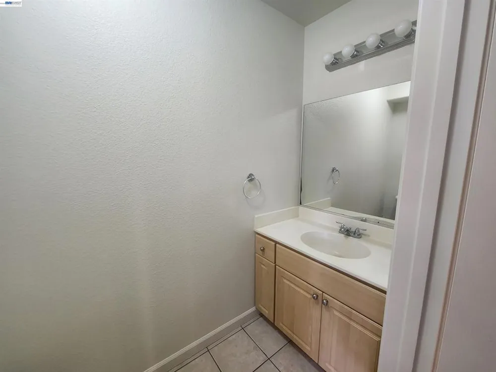 252 Lansing Way Hayward, CA 94541