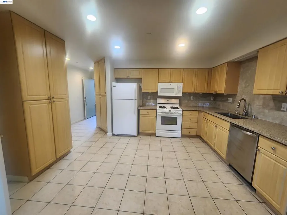 252 Lansing Way Hayward, CA 94541