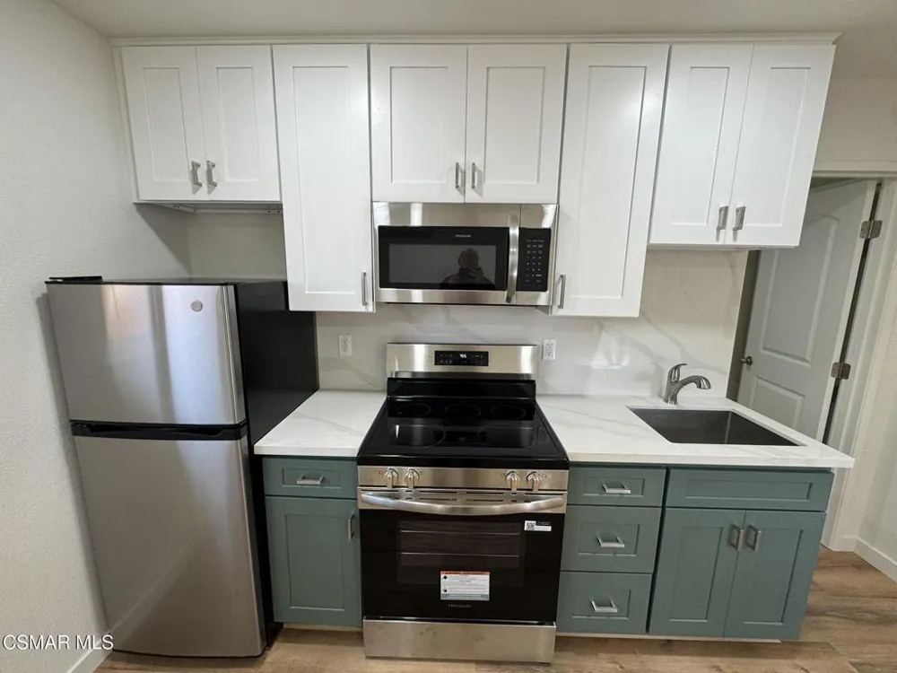 1281 Hartley Avenue #B Simi Valley, CA 93065