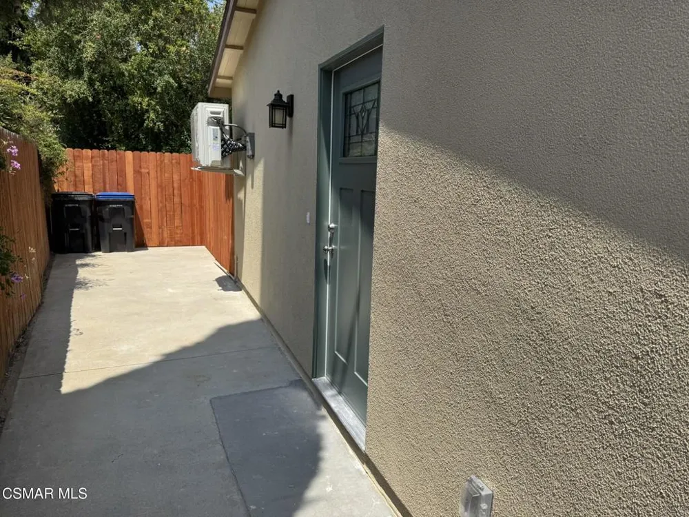 1281 Hartley Avenue #B Simi Valley, CA 93065