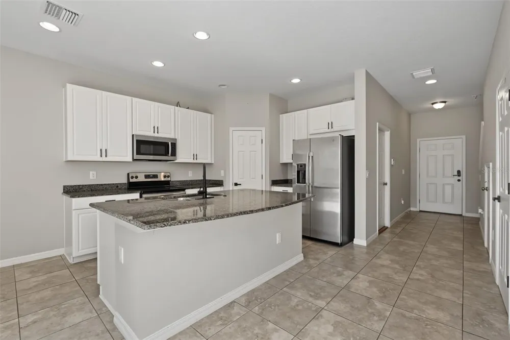 7052 SUMMER HOLLY PLACE Riverview, FL 33578