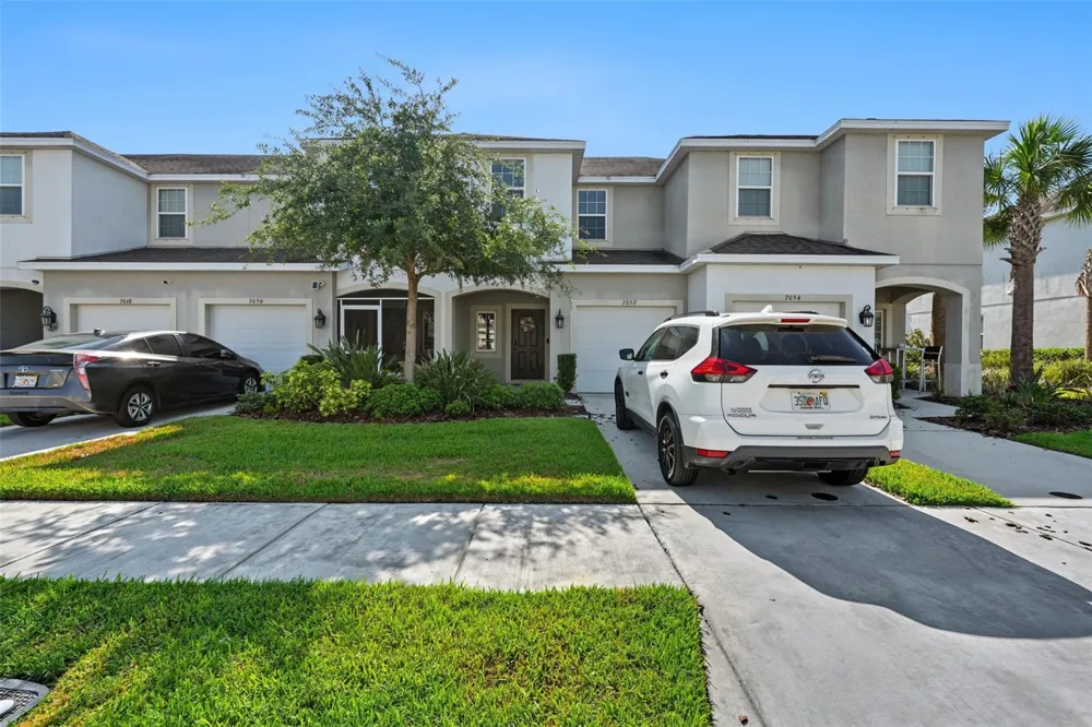 7052 SUMMER HOLLY PLACE Riverview, FL 33578