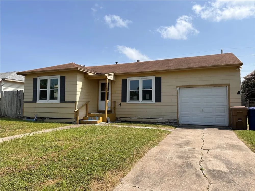 3801 Chestnut Street Corpus Christi, TX 78411
