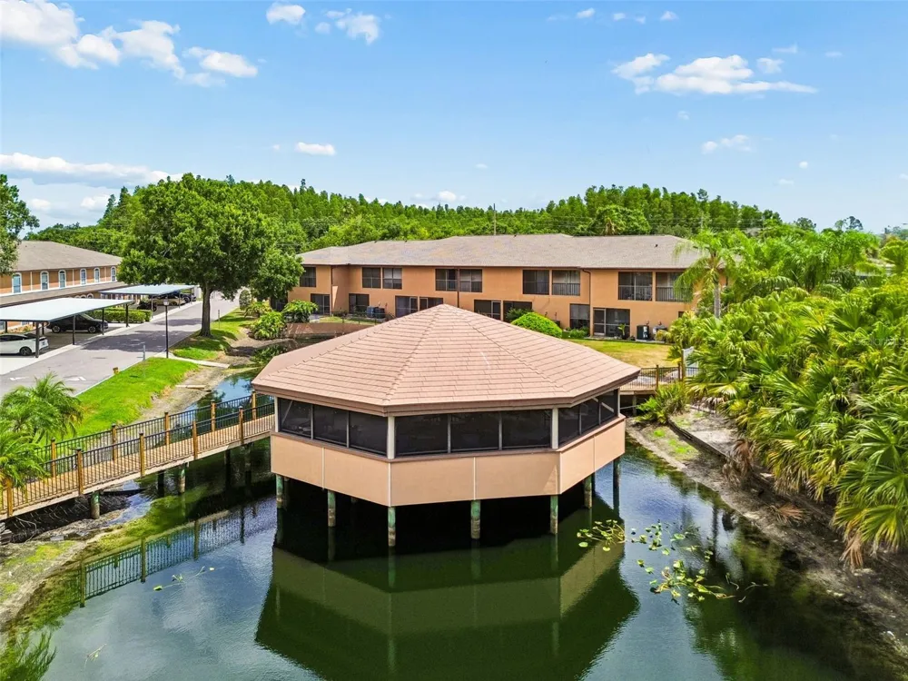 14623 PAR CLUB CIRCLE #14623 Tampa, FL 33618
