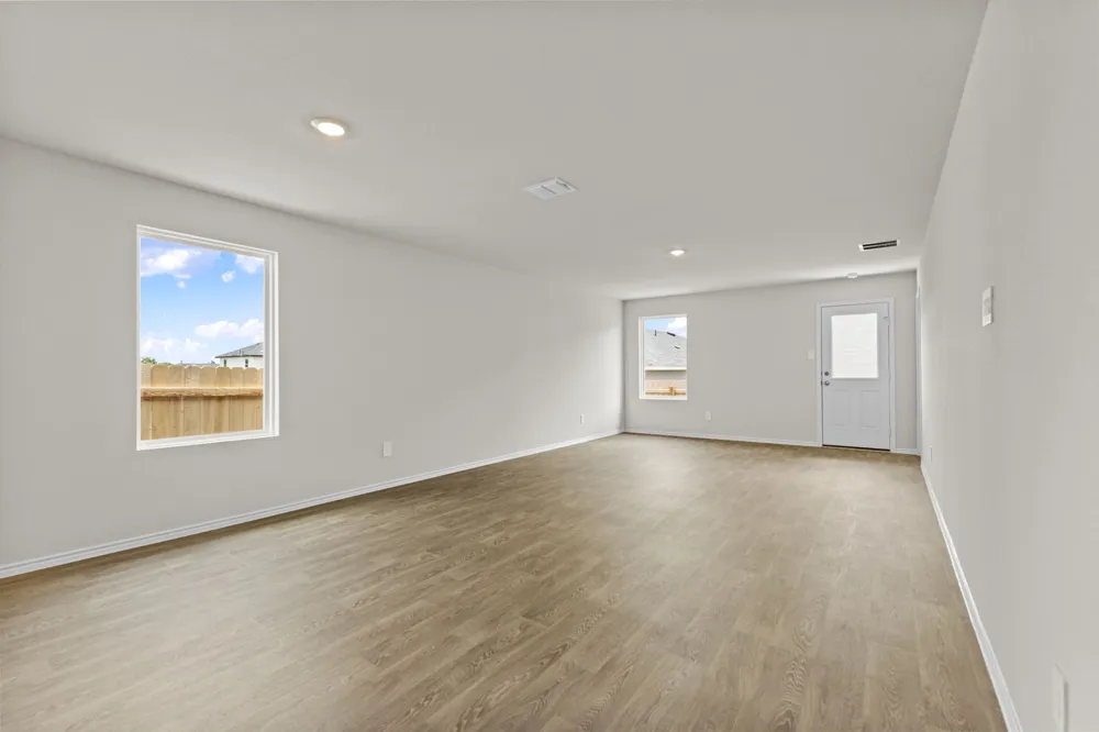 212 Surrey Oaks Maxwell, TX 78656