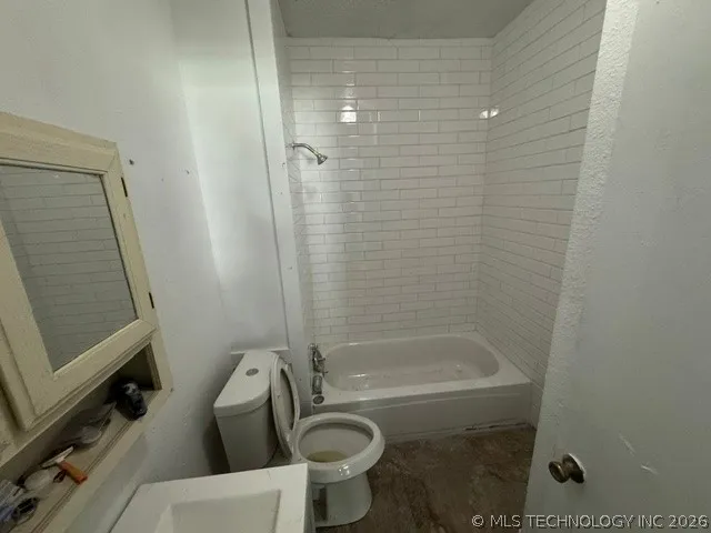712 W 9th Ada, OK 74820