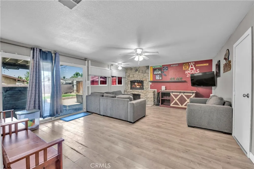 784 S Miramar San Jacinto, CA 92583