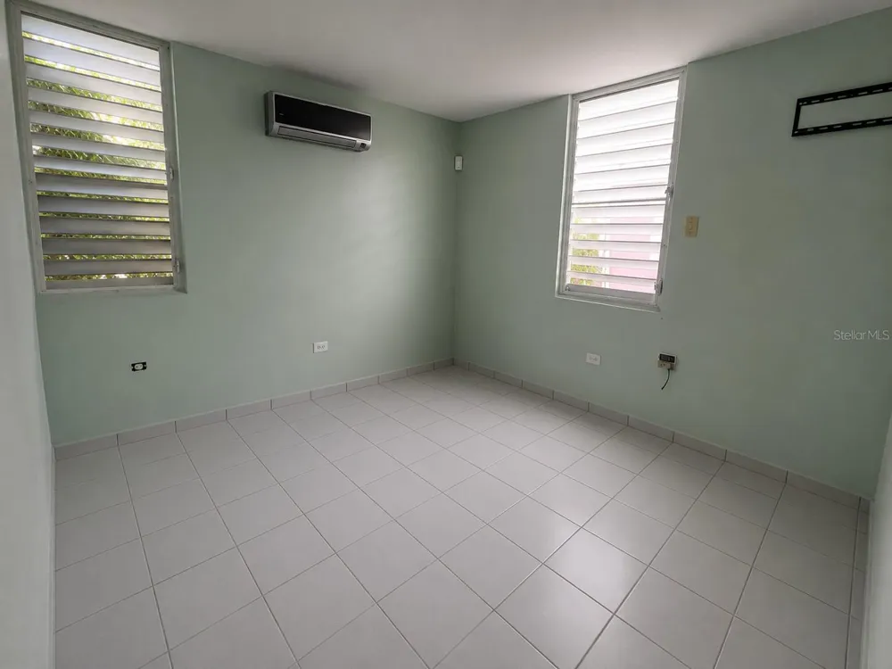 H17 4TH STREET Arroyo, PR 00714