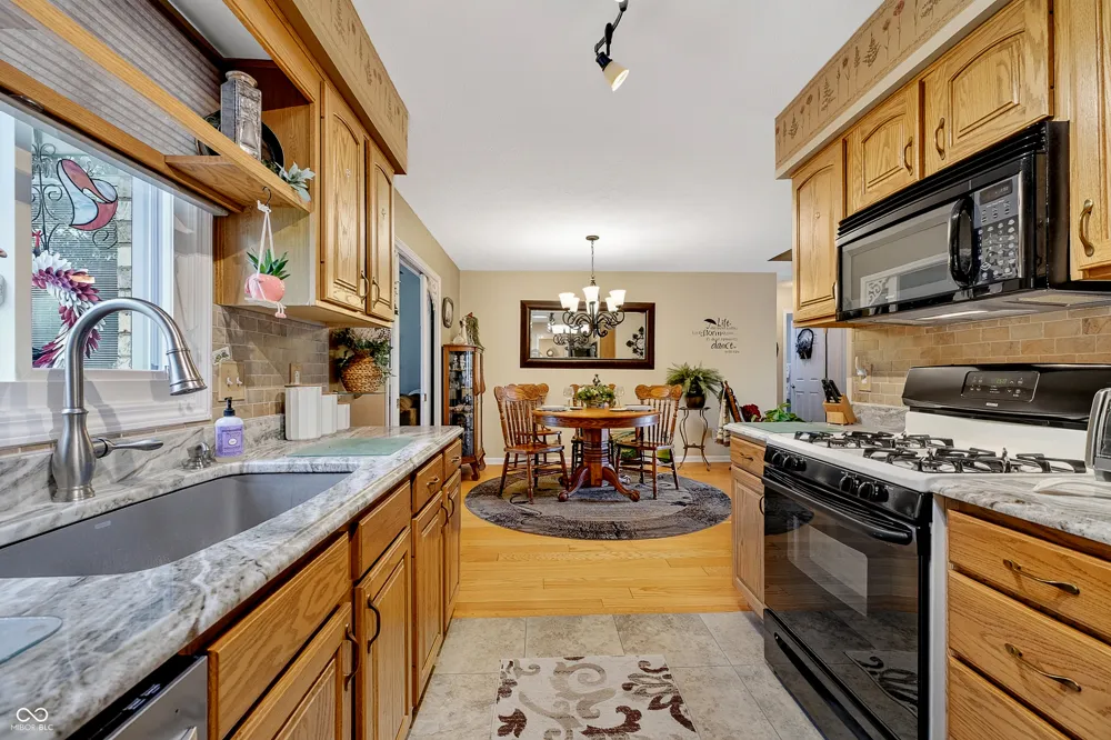 175 Warwick Way Pendleton, IN 46064