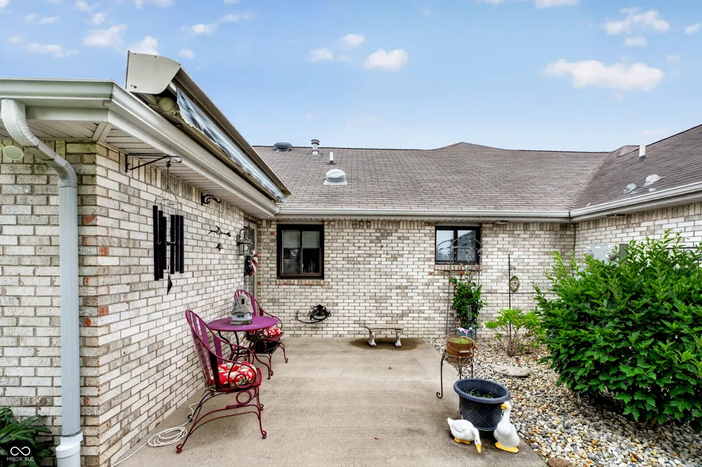 175 Warwick Way Pendleton, IN 46064