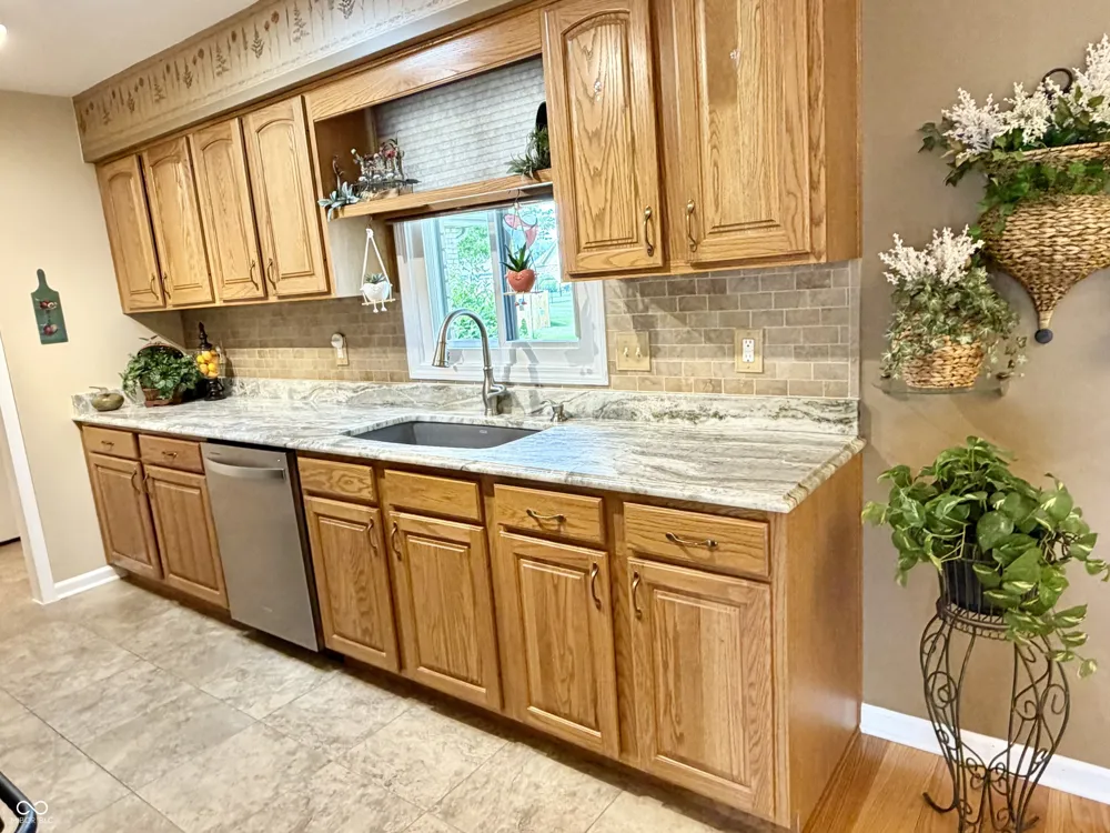 175 Warwick Way Pendleton, IN 46064