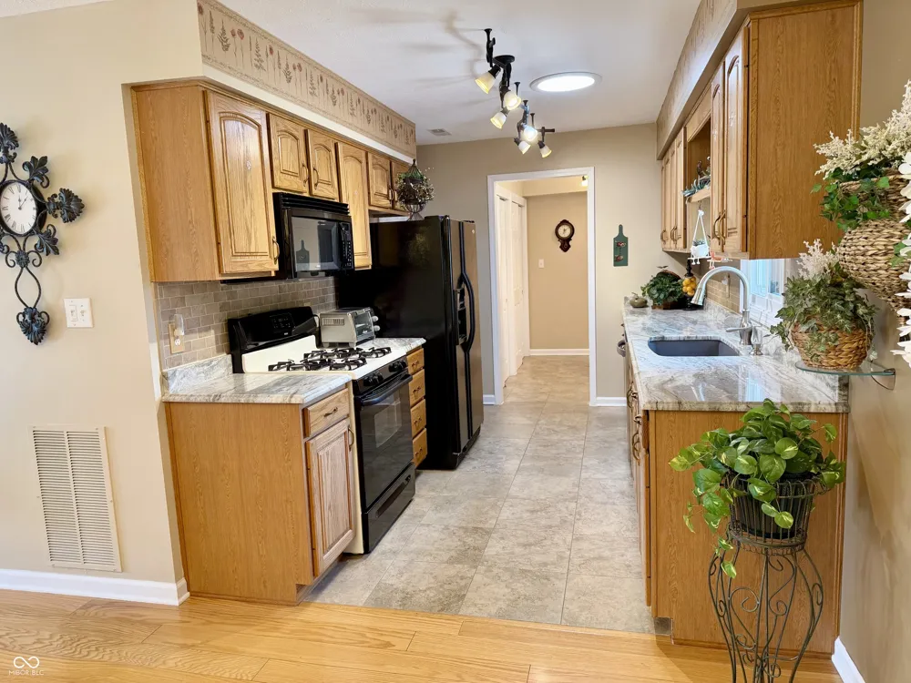 175 Warwick Way Pendleton, IN 46064