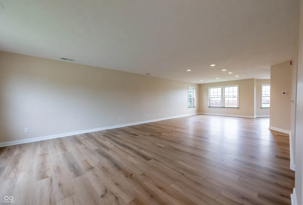 1364 College Parkway Elwood, IN 46036