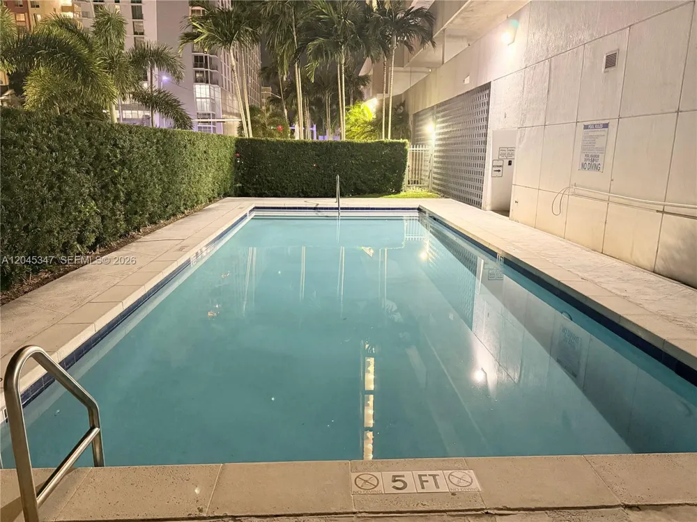 36 NW 6th Ave #601 Miami, FL 33128