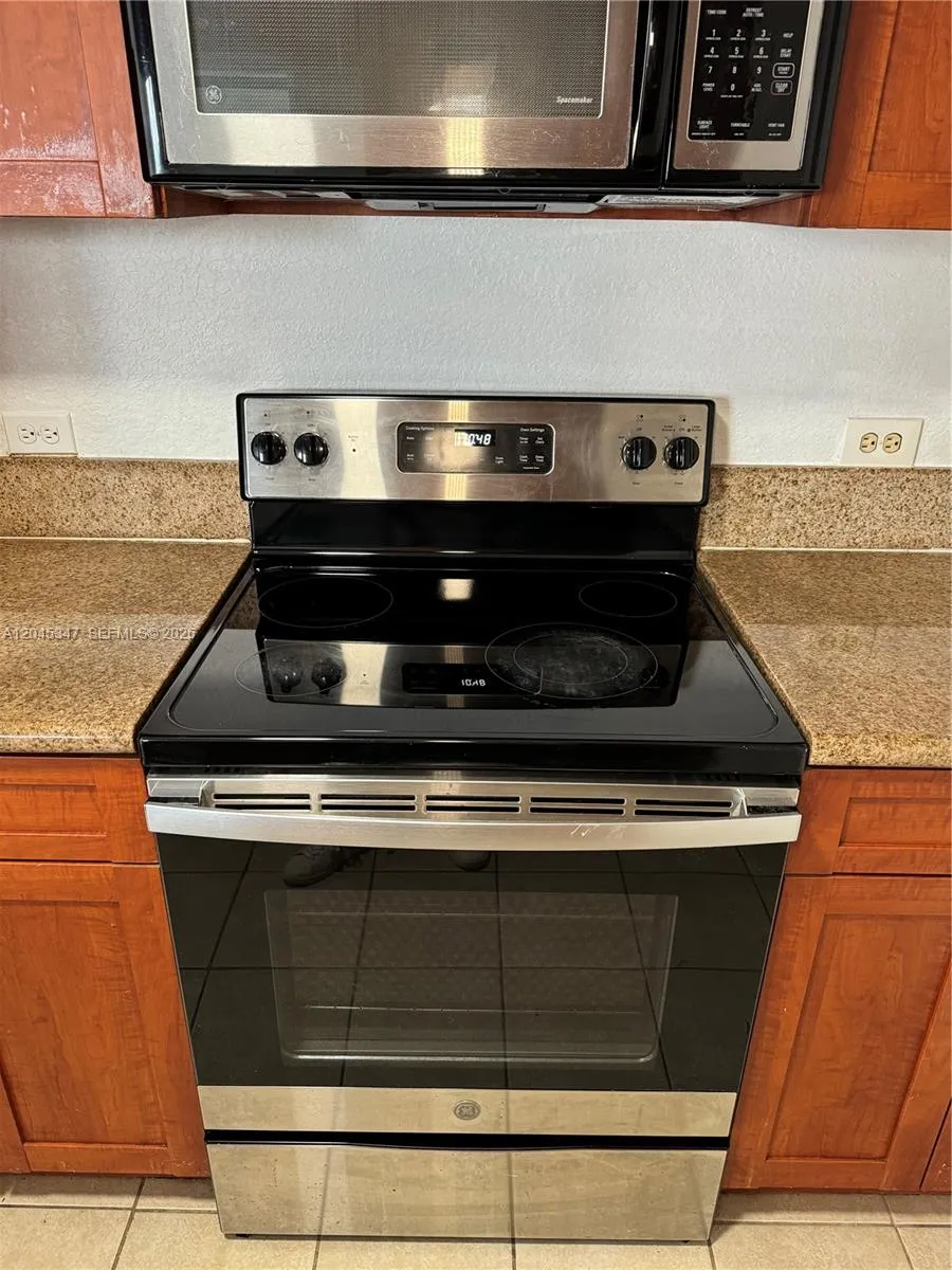 36 NW 6th Ave #601 Miami, FL 33128