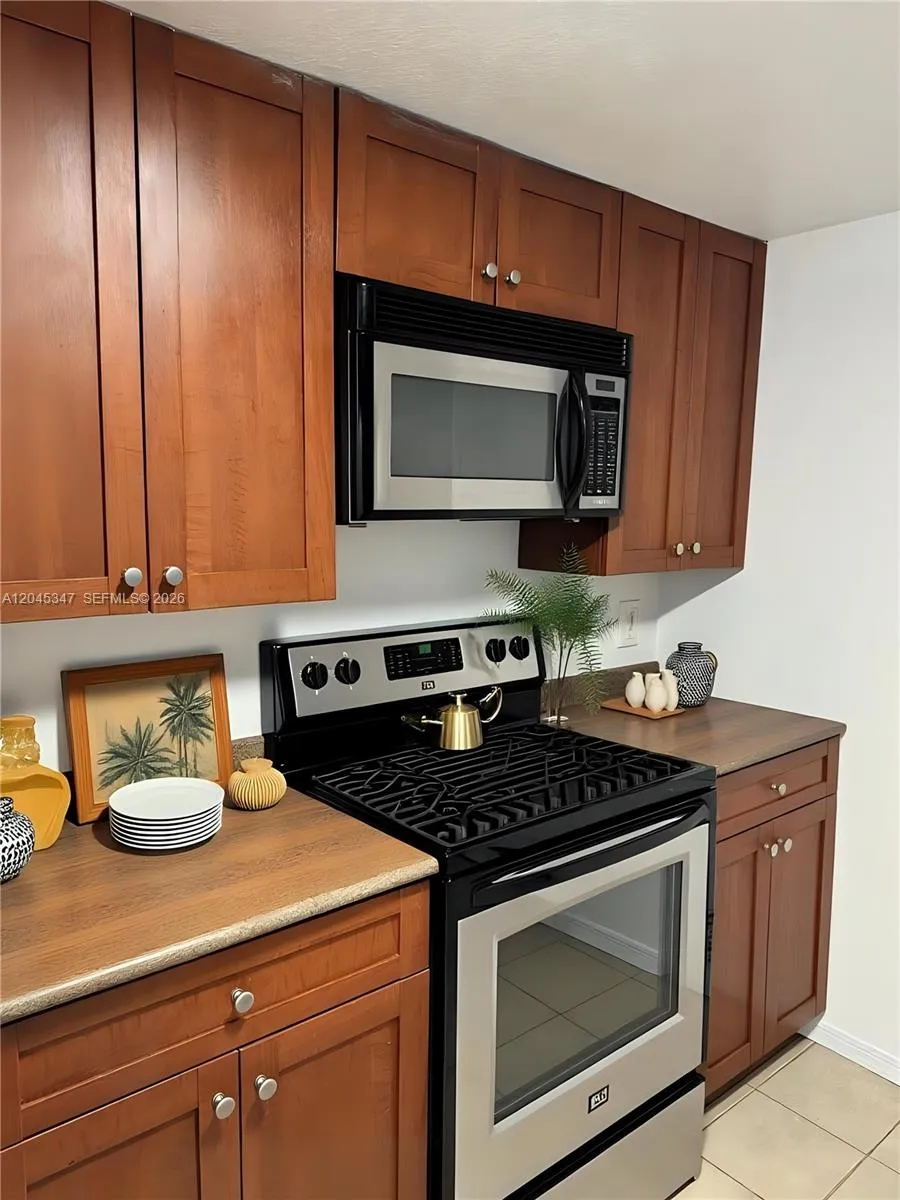 36 NW 6th Ave #601 Miami, FL 33128