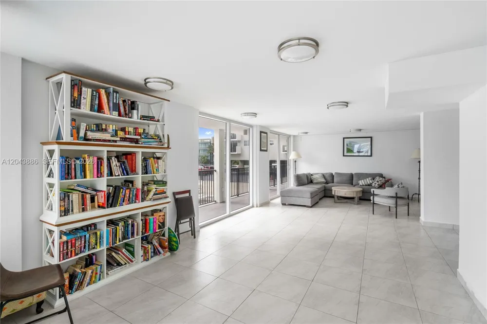 9273 Collins Ave #408 Surfside, FL 33154