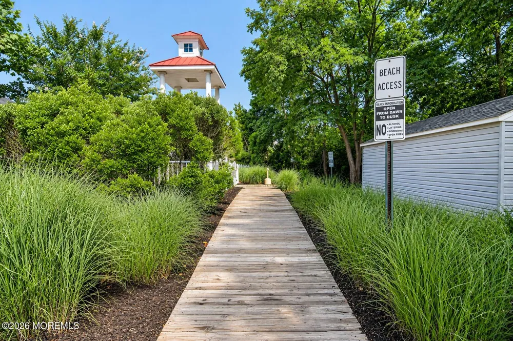 40 Golden Eye Lane Middletown, NJ 07758