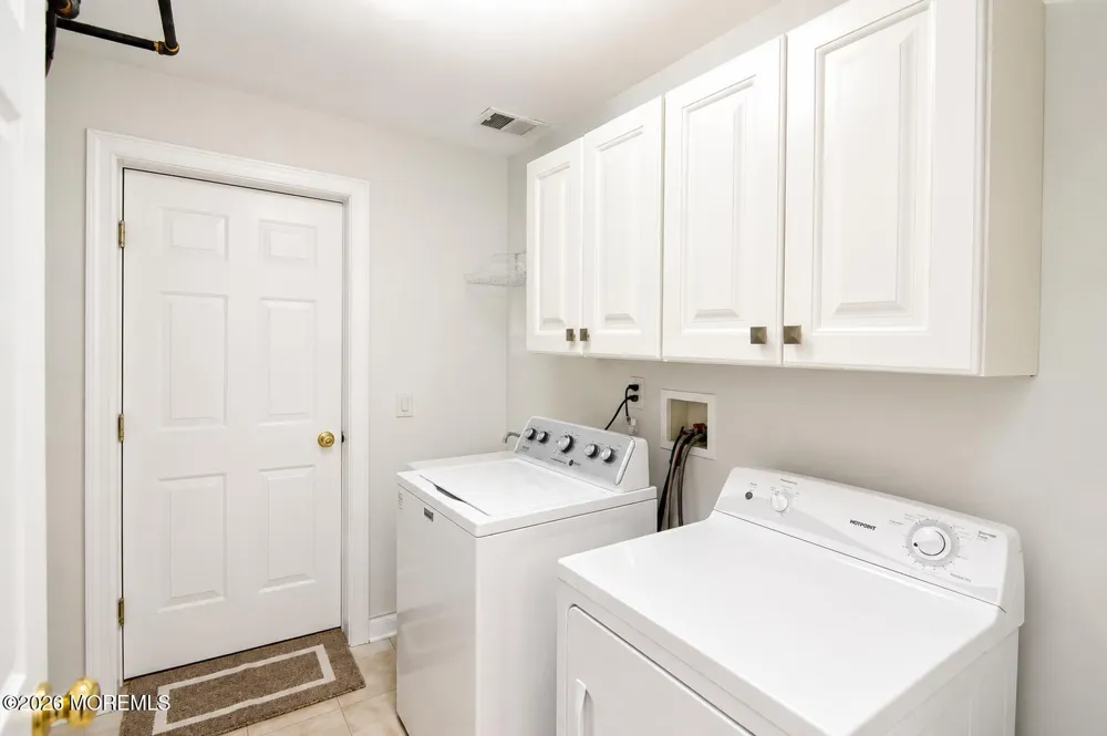 40 Golden Eye Lane Middletown, NJ 07758