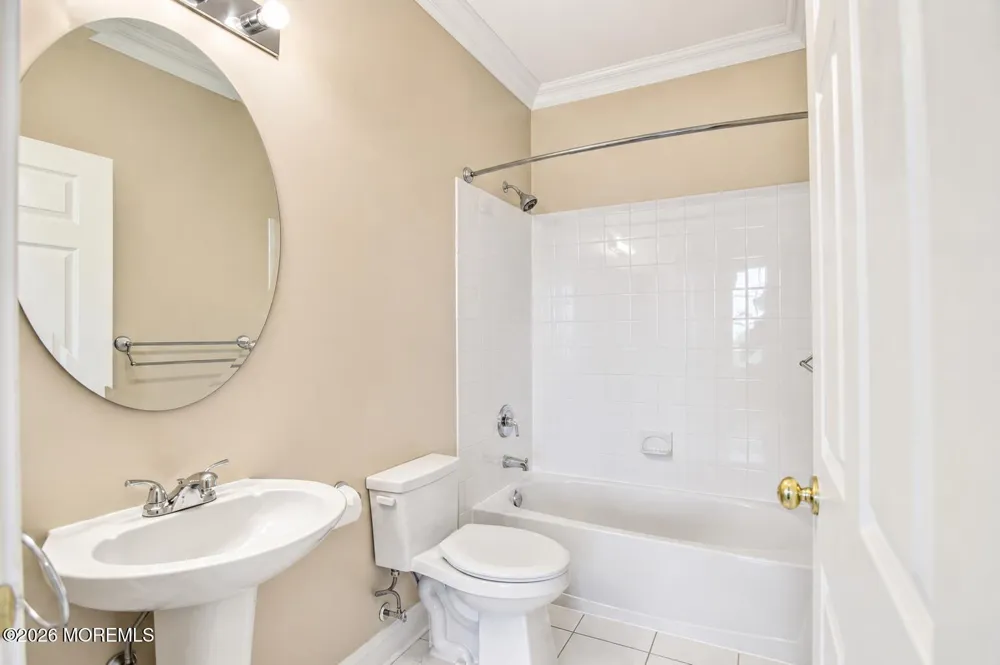 40 Golden Eye Lane Middletown, NJ 07758