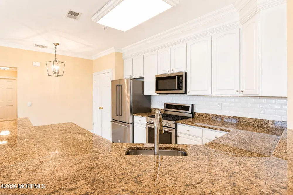 40 Golden Eye Lane Middletown, NJ 07758