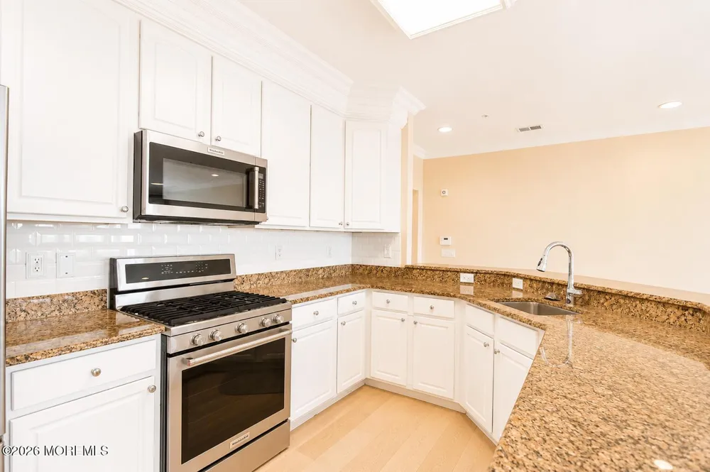 40 Golden Eye Lane Middletown, NJ 07758