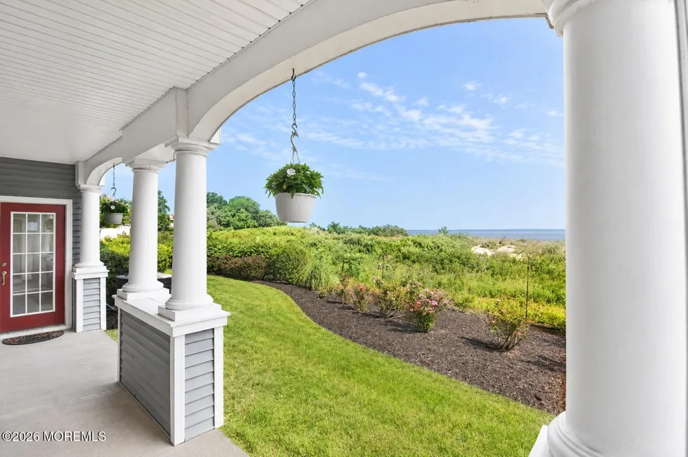 40 Golden Eye Lane Middletown, NJ 07758