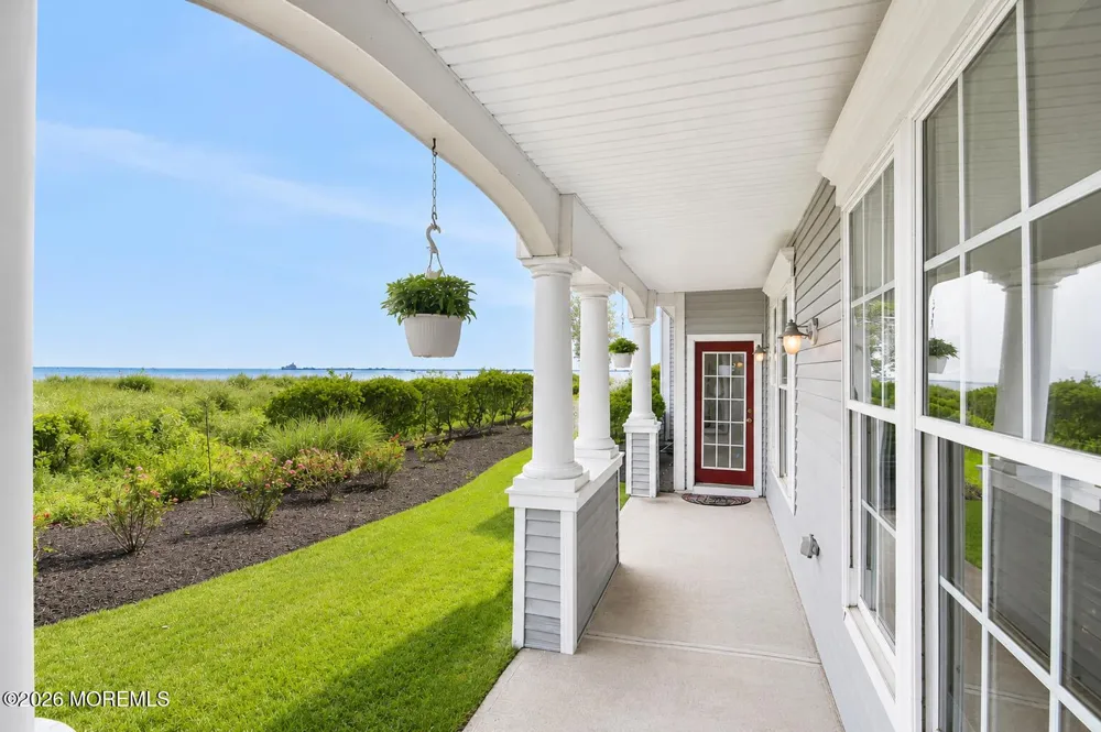 40 Golden Eye Lane Middletown, NJ 07758