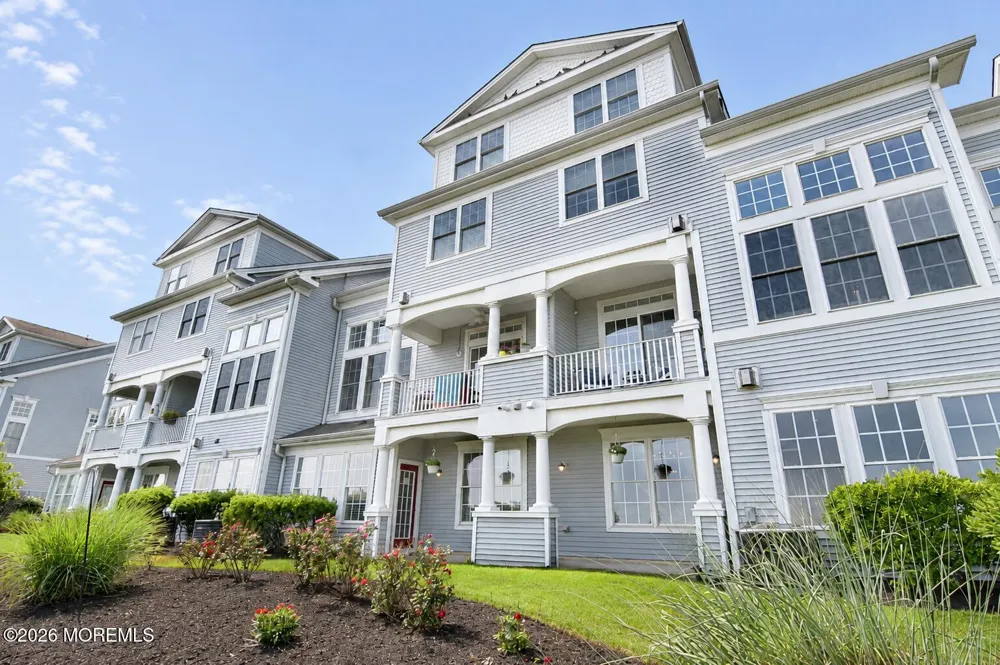 40 Golden Eye Lane Middletown, NJ 07758