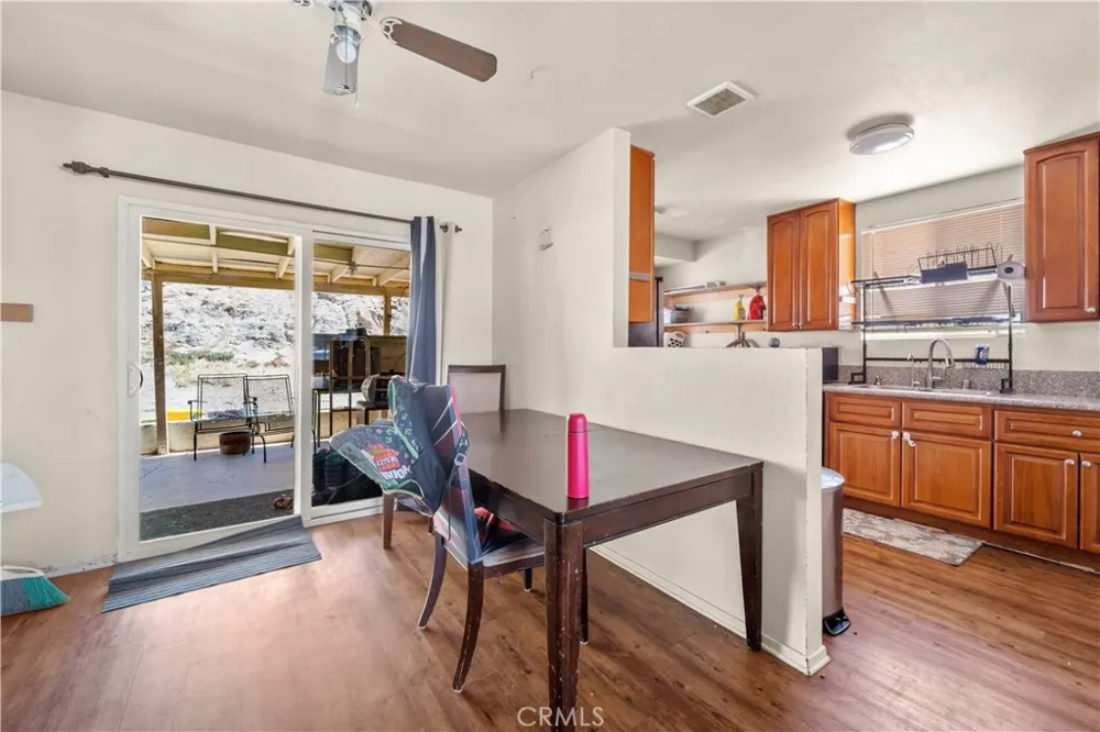 530 E Mountain View Barstow, CA 92311