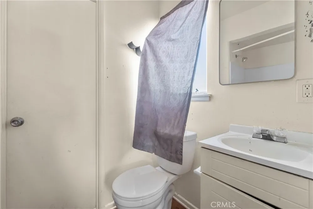 530 E Mountain View Barstow, CA 92311
