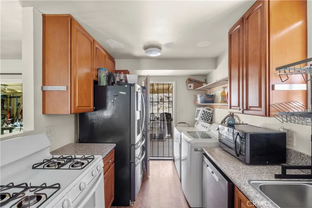 530 E Mountain View Barstow, CA 92311