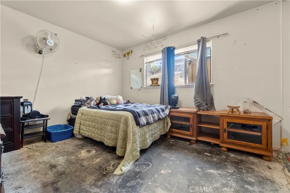 530 E Mountain View Barstow, CA 92311