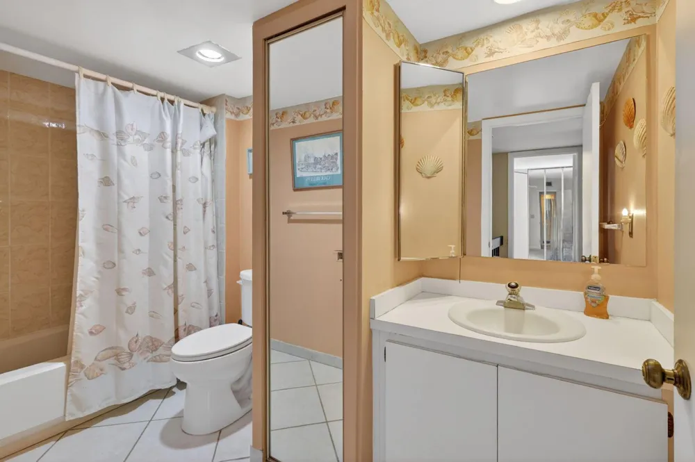 5706 SE Riverboat Drive #202 Stuart, FL 34997