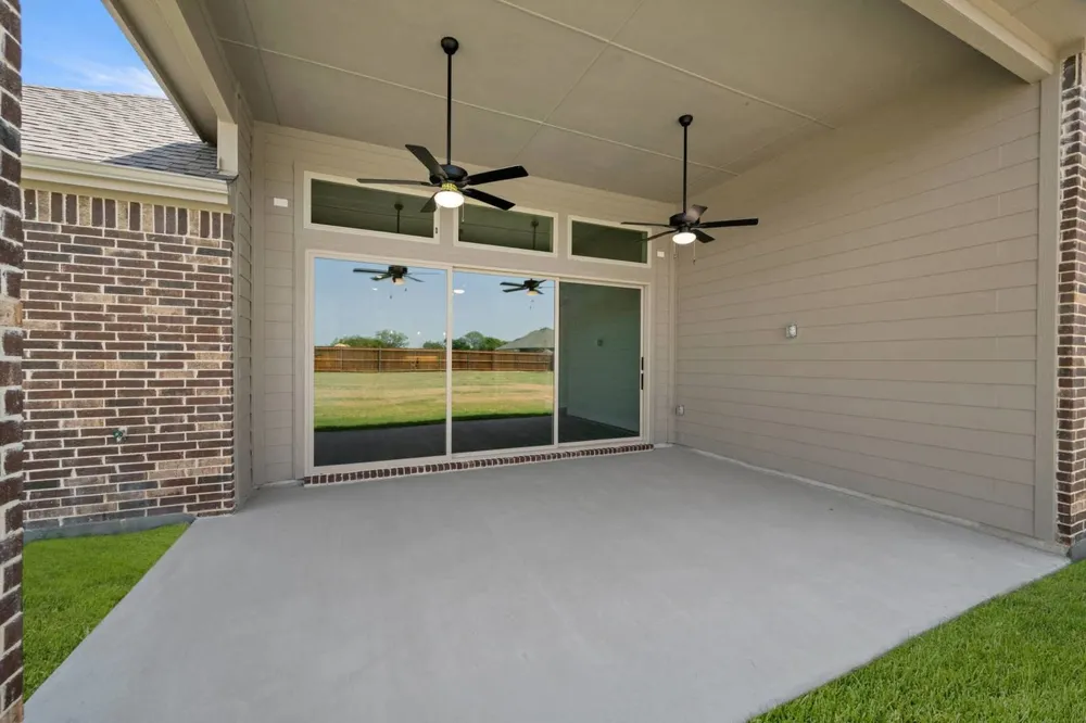 221 Penrose Drive Ovilla, TX 75154