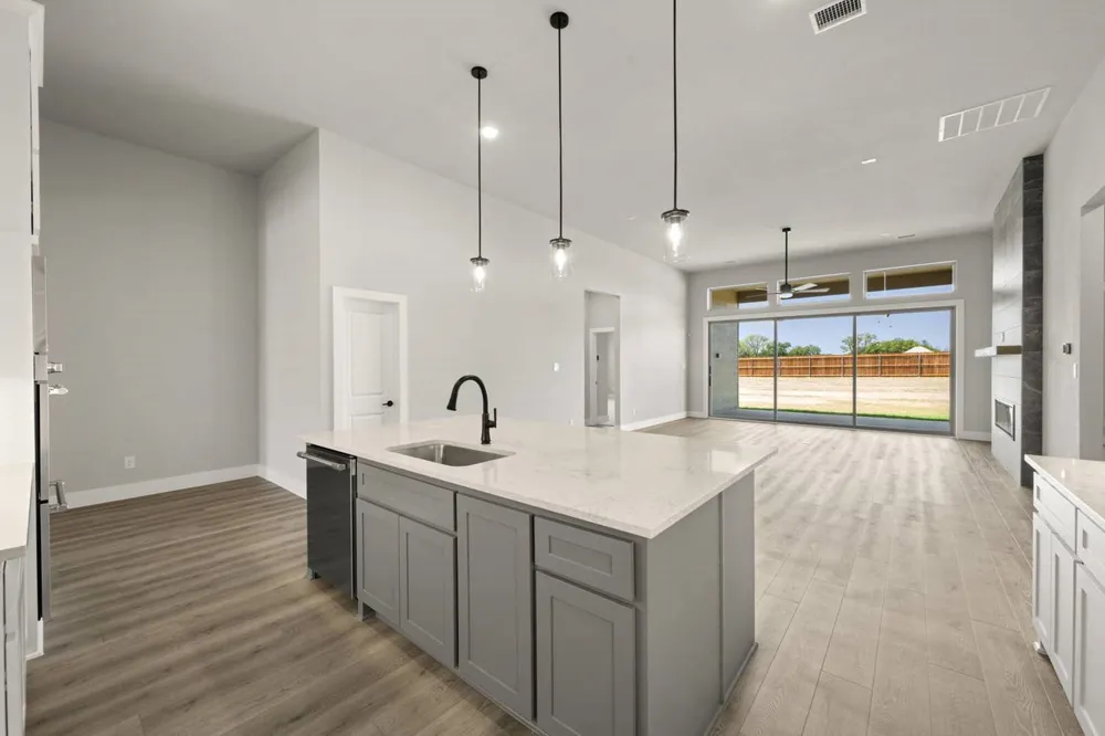 221 Penrose Drive Ovilla, TX 75154